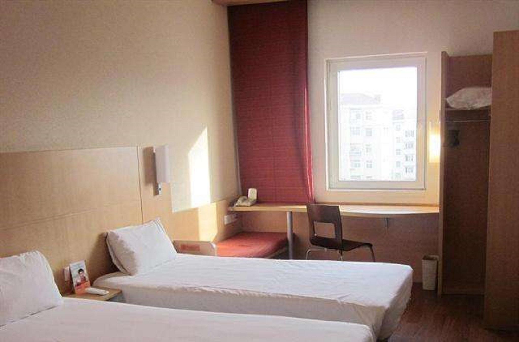 Отель Ibis Qingdao Ningxia Road Экстерьер фото