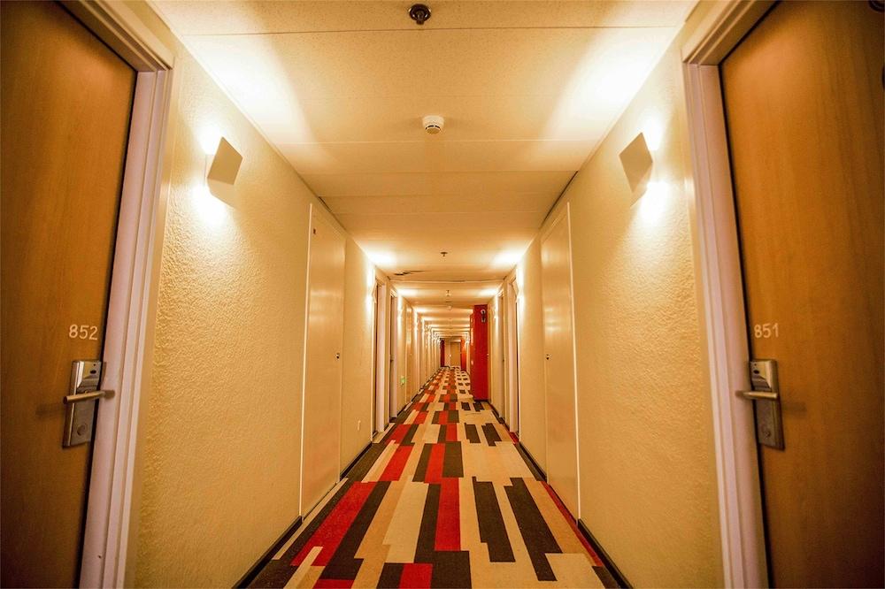 Отель Ibis Qingdao Ningxia Road Экстерьер фото