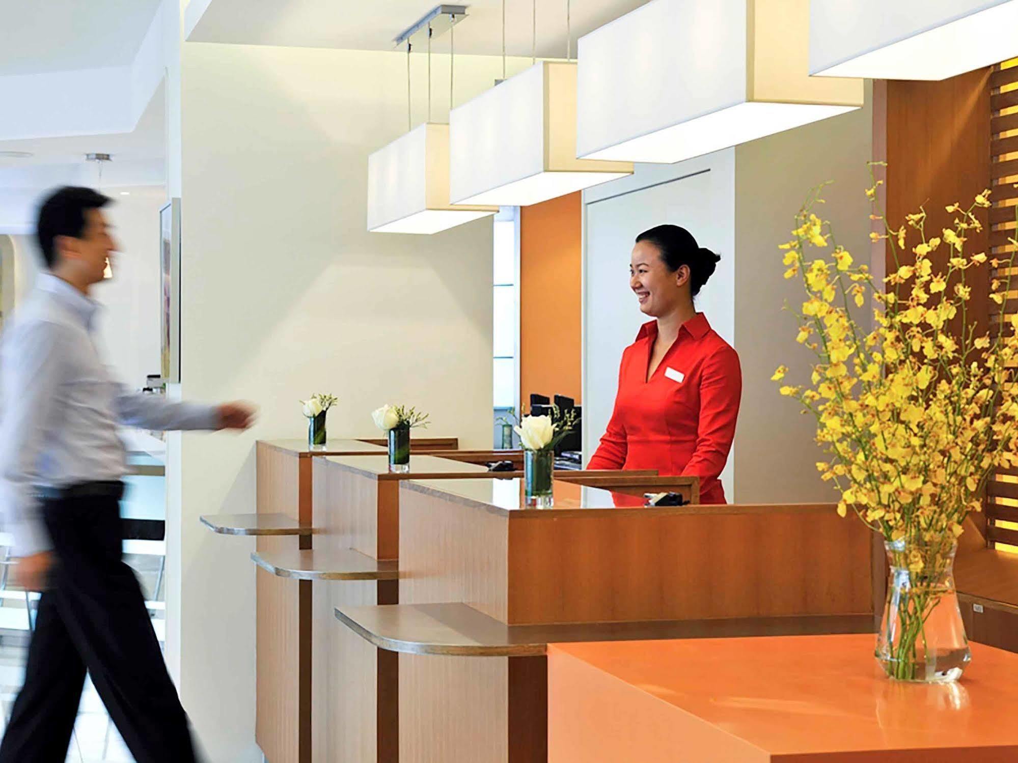 Отель Ibis Qingdao Ningxia Road Экстерьер фото