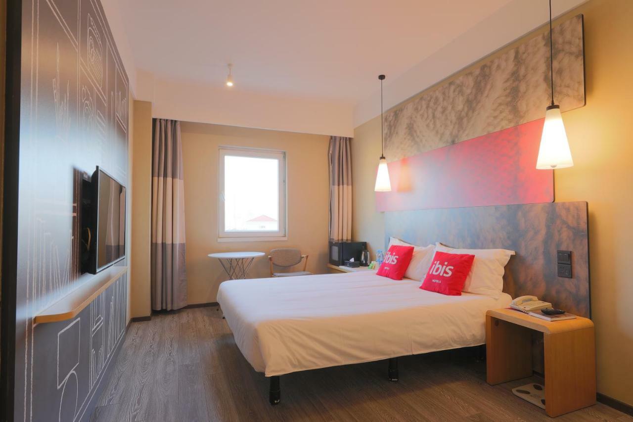 Отель Ibis Qingdao Ningxia Road Экстерьер фото