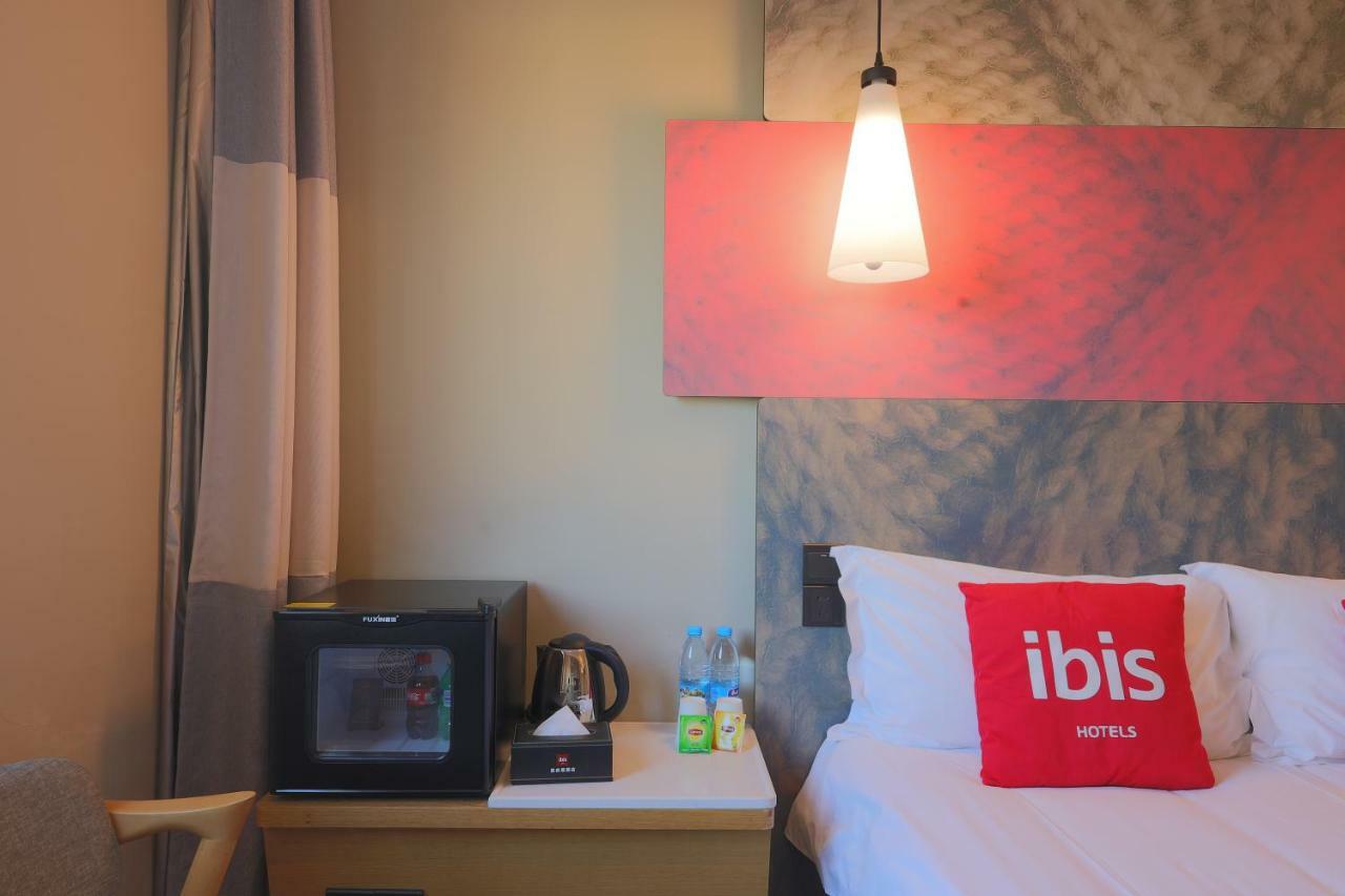 Отель Ibis Qingdao Ningxia Road Экстерьер фото