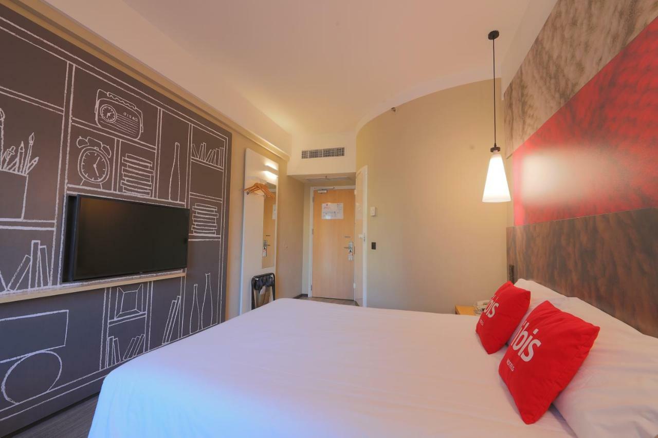 Отель Ibis Qingdao Ningxia Road Экстерьер фото