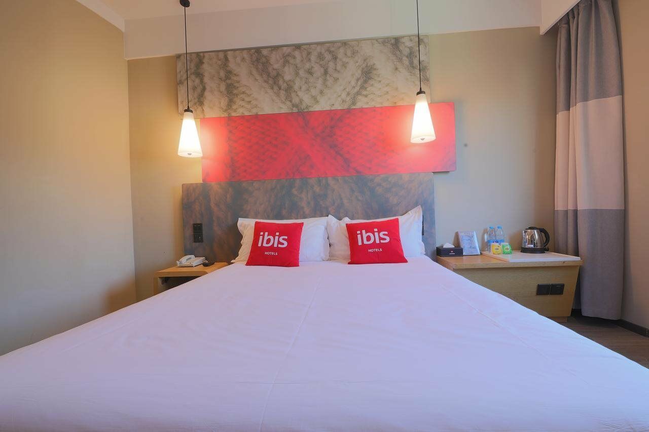 Отель Ibis Qingdao Ningxia Road Экстерьер фото